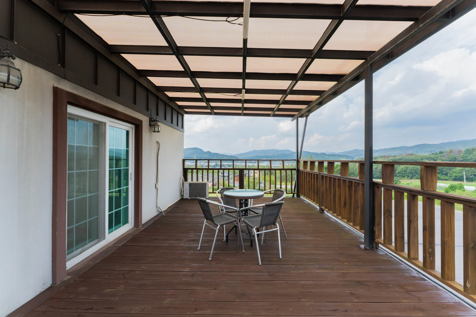 Spacious covered upstairs terrace